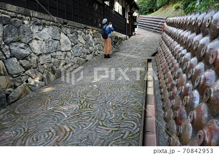 やきもの散歩道 常滑焼の写真素材 [70842953] - PIXTA