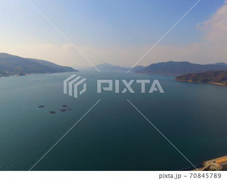 伯方島からの景観･瀬戸内海〜ドローンで空撮（伯方島／愛媛県今治市伯方町） 70845789