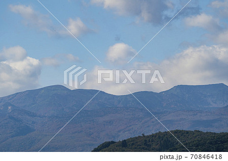 秋の磐梯吾妻スカイラインの風景　紅葉　福島県福島市 70846418