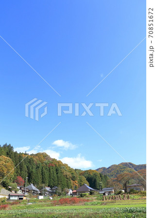 白馬村野平　秋の山里 70851672