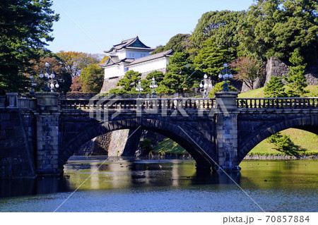 皇居 正門石橋 ( 東京都千代田区 ) 皇居 正門石橋 ( 東京都千代田区 ) 70857884