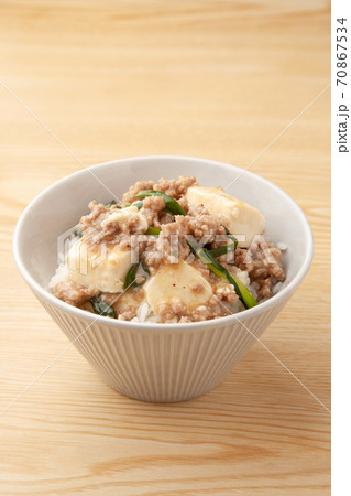 豆腐とひき肉のそぼろあんかけ丼 豆腐とひき肉のそぼろあんかけ丼 70867534