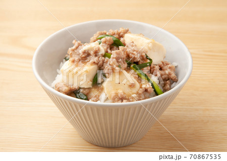 豆腐とひき肉のそぼろあんかけ丼 豆腐とひき肉のそぼろあんかけ丼 70867535