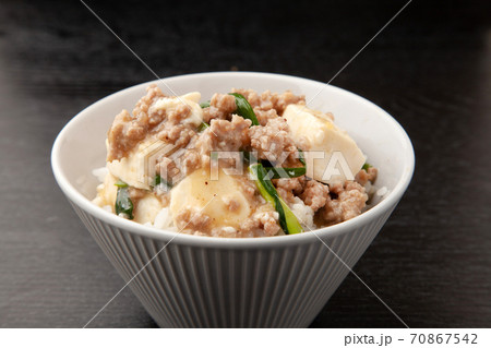 豆腐とひき肉のそぼろあんかけ丼 豆腐とひき肉のそぼろあんかけ丼 70867542