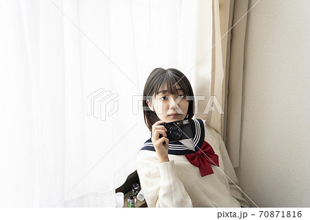 カメラと女子高生 70871816