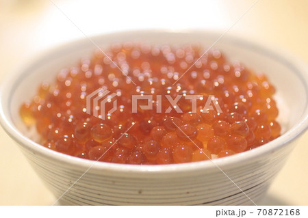 イクラ丼 70872168