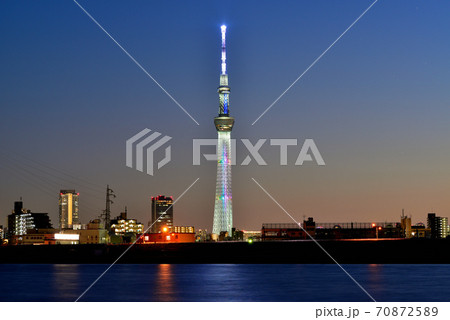 堀切水辺公園から観る 特別ライティング 東京スカイツリーの夕景 堀切水辺公園から観る 特別ライティング 東京スカイツリーの夕景 70872589
