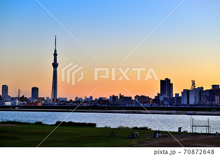 堀切水辺公園から観る　特別ライティング　東京スカイツリーの夕景 70872648