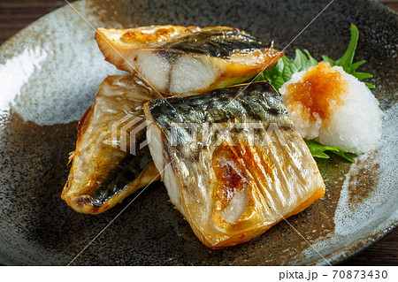 塩サバ焼き 70873430