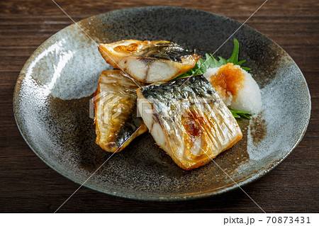 塩サバ焼き 70873431