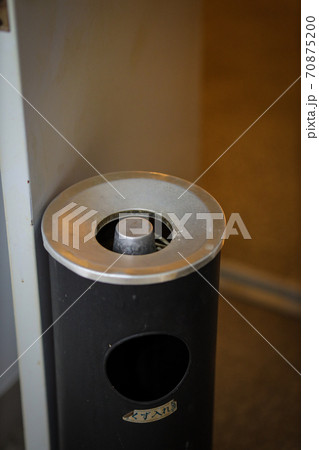 ビルの灰皿 70875200