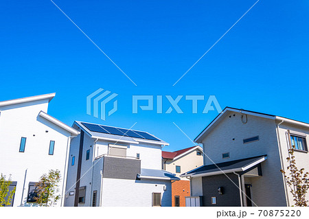 新築の住宅街 70875220