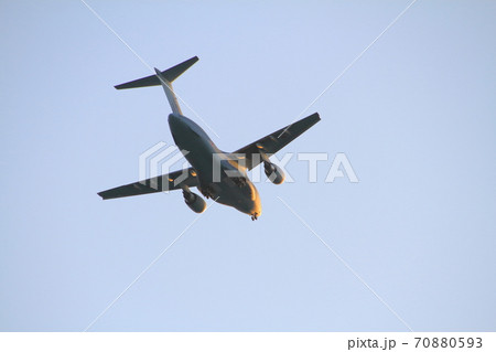 飛行訓練中の航空自衛隊C-2輸送機 鳥取県美保基地所属 飛行訓練中の航空自衛隊C-2輸送機 鳥取県美保基地所属 70880593
