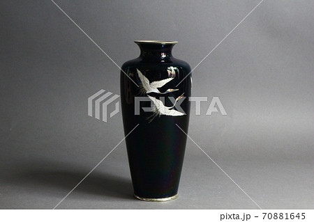 七宝焼 鶴文 黒 花瓶 骨董品 70881645