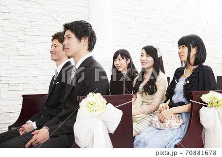 結婚式の参列者 結婚式の参列者 70881678