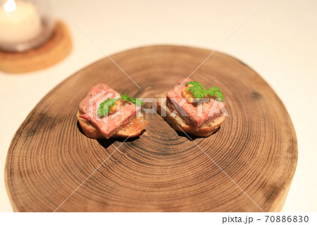 おいしい仔牛のパテ おいしい仔牛のパテ 70886830