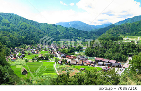 岐阜県　白川郷合掌造り集落　城跡展望台からの風景　世界遺産 70887210