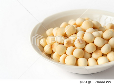 皿に盛られたボーロ お菓子 卵ボーロ 皿に盛られたボーロ お菓子 卵ボーロ 70888399