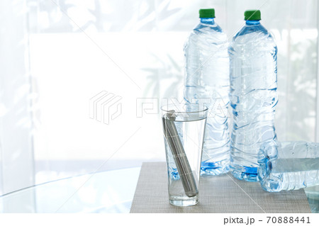 Alkaline hydrogen steel filter water stick in water 70888441