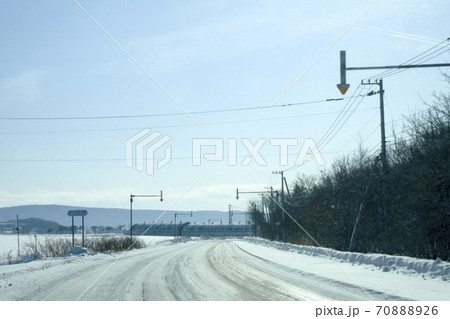 雪道走行（北海道） 70888926