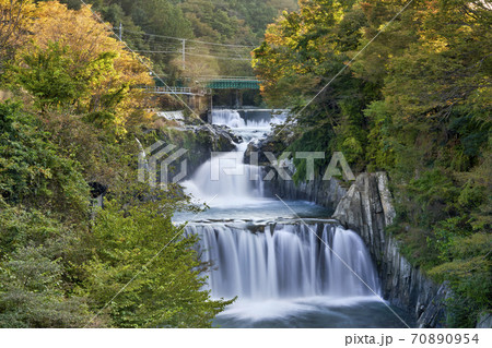山梨　田原の滝 70890954