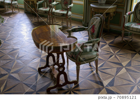 Female table for a convenient location of the XVIII century, Italy Female table for a convenient location of the XVIII century, Italy 70895121