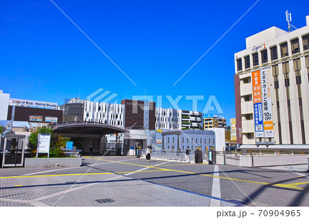 神奈川県横浜市の戸塚駅東口の風景 70904965