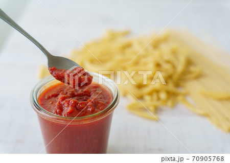 トマトソース　パスタ 70905768