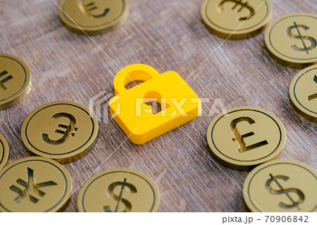 アイコン　セキュリティー　鍵　通貨 70906842