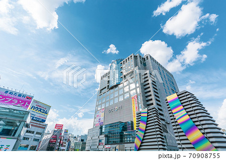 東京都　八王子駅北口風景　マルベリーブリッジ 70908755