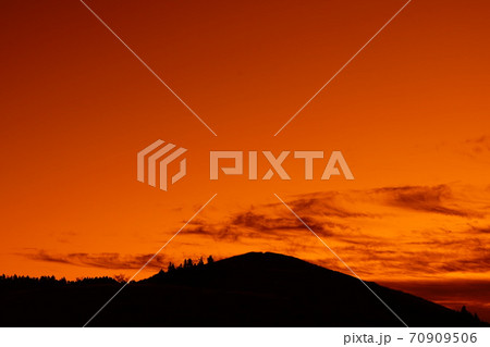 朝焼けの時 70909506