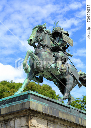 東京散歩 皇居外苑 楠木正成像 東京散歩 皇居外苑 楠木正成像 70909835