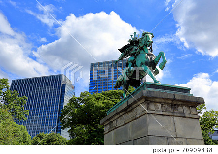 東京散歩　皇居外苑　楠木正成像 70909838