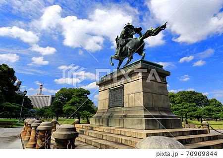 東京散歩　皇居外苑　楠木正成像 70909844