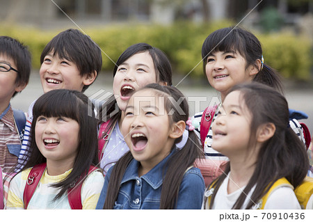 小学５年生女の子画像笑顔 