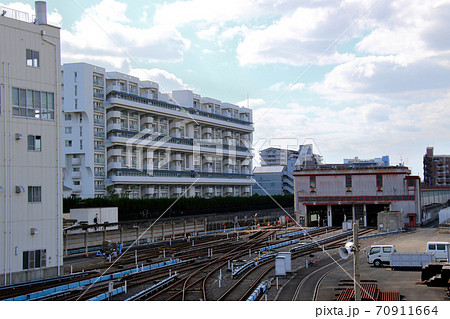 Osaka Metro　八尾南駅構外の陸橋より車庫を望む　空を多めに 70911664