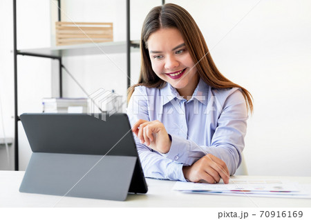 video conference business webinar female employee 70916169