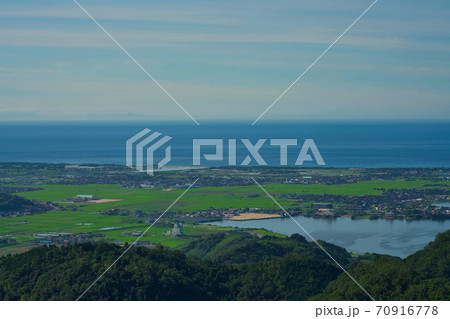 《鳥取県》羽衣石山の展望台から眺める風景 《鳥取県》羽衣石山の展望台から眺める風景 70916778