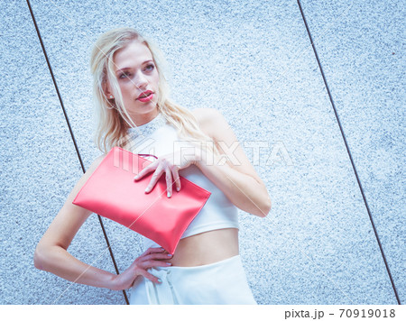 Fashion woman with red handbag Fashion woman with red handbag 70919018