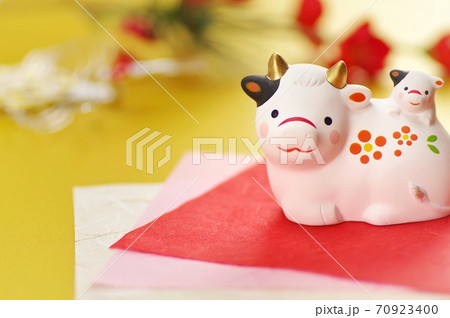 お正月イメージ 丑年 置き物 お正月イメージ 丑年 置き物 70923400