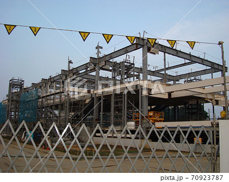 まだ建設中だった頃のJR川越線の新駅 西大宮駅 まだ建設中だった頃のJR川越線の新駅 西大宮駅 70923787