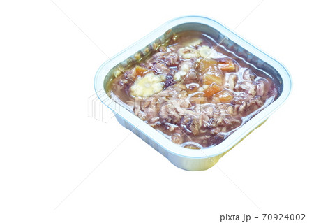 cat and dog premium pet food grade in aluminium tray on white background cat and dog premium pet food grade in aluminium tray on white background 70924002