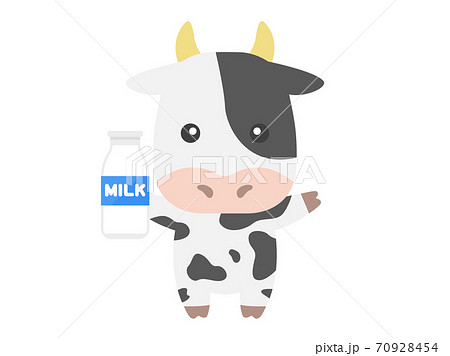 牛乳瓶を持った牛のキャラクターのイラスト 牛乳瓶を持った牛のキャラクターのイラスト 70928454