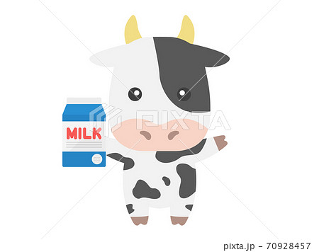 牛乳パックを持った牛のキャラクターのイラスト 70928457