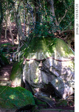 神谷太刀宮神社・境内社八幡神社（神谷磐座） 70938720