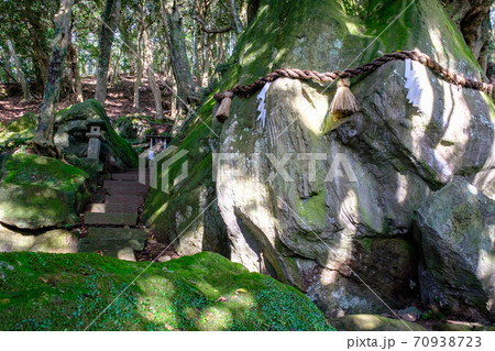 神谷太刀宮神社・境内社八幡神社(神谷磐座) 神谷太刀宮神社・境内社八幡神社(神谷磐座) 70938723