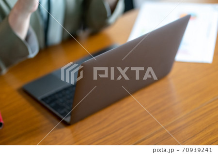ノートパソコン　ビジネス 70939241
