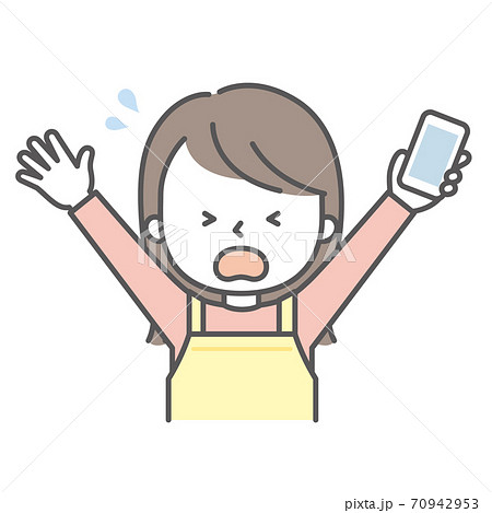スマホを持って慌てている主婦のイラスト スマホを持って慌てている主婦のイラスト 70942953