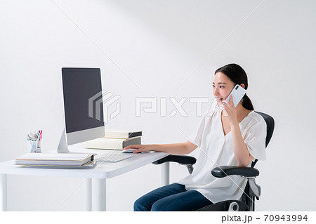 女性　ビジネス 70943994