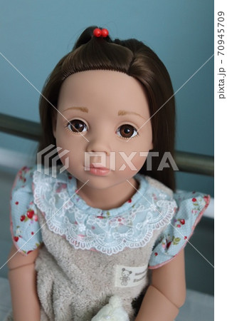 人形 幼児 少女 70945709